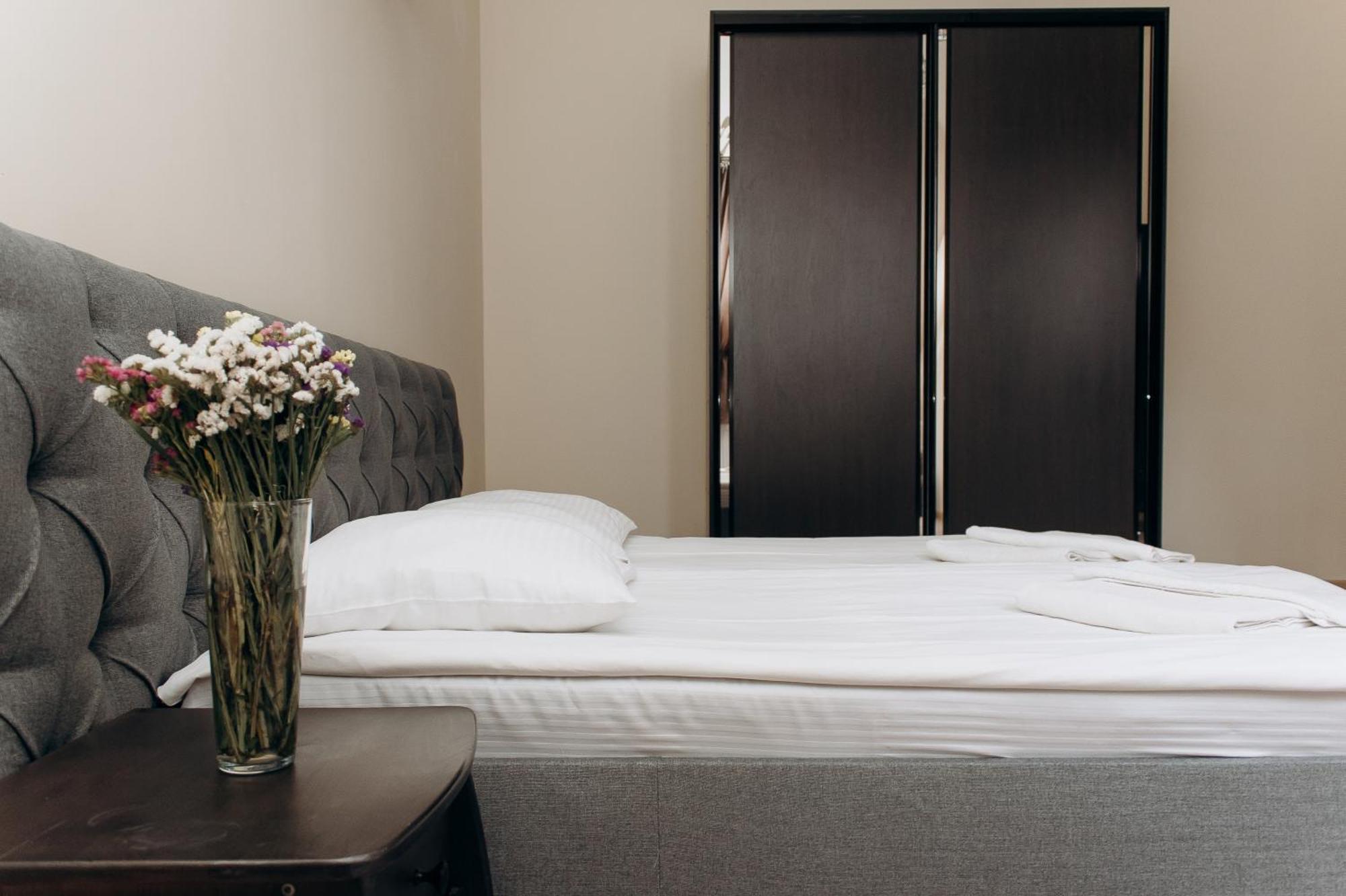 Eduard Hotel อุชโฮรอด ภายนอก รูปภาพ
